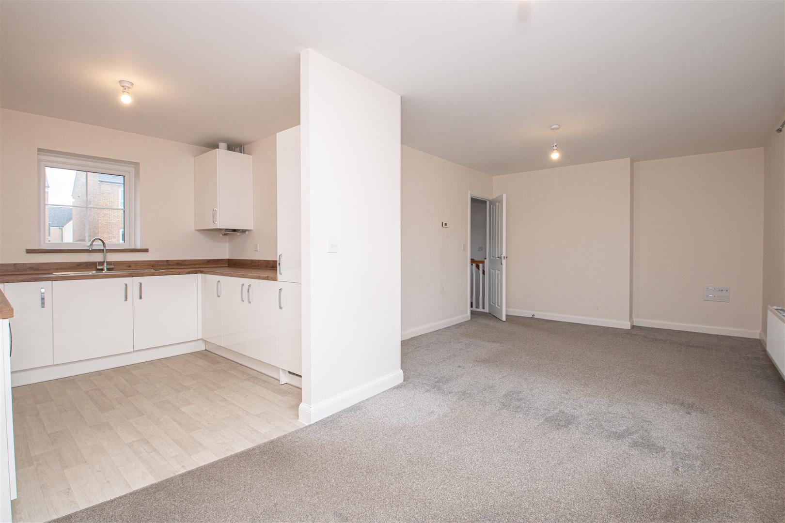 Lithgows Avenue, Brooklands, Milton Keynes